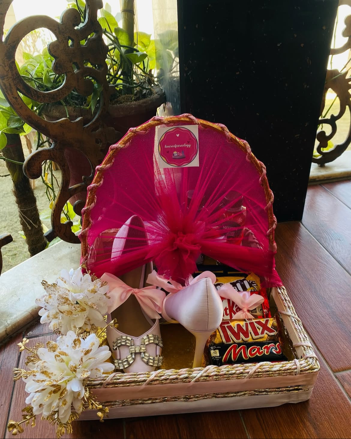 The Glam Basket